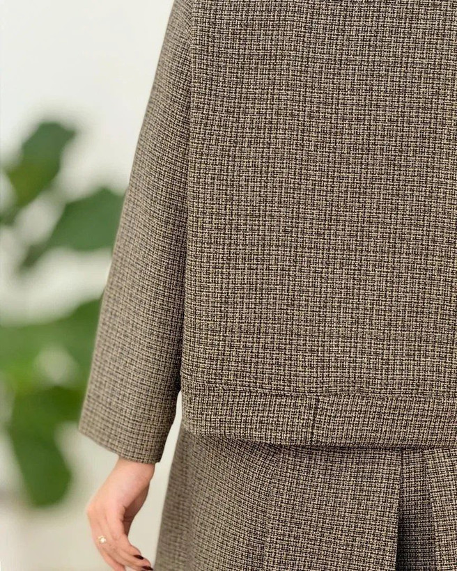کت و دامن مدل چیکو 💞جنس : ریما 💞رنگ بندی : نسکافه ای 💞سایز ها : فری38_44 زنانه