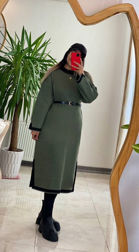 🍁 نام : کفتان بافت حاشیه دار 🍁 جنس : بافت اکریل دوبل 🍁 رنگ بندی : سبز, طوسی, مشکی حاشیه سفید, مشکی حاشیه شکلاتی, نسکافه حاشیه شکلاتی, نسکافه حاشیه مشکی 🍁 سایز ها : فری38-48 زنانه