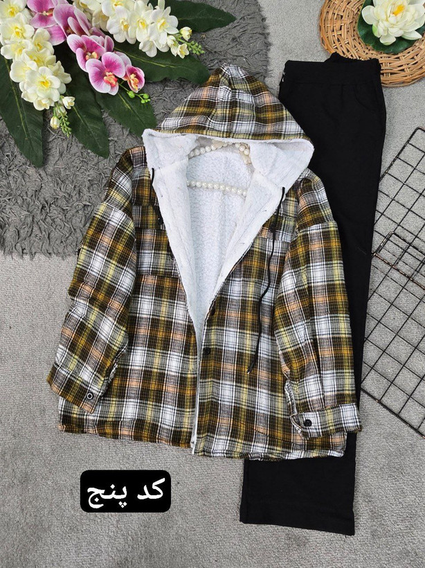 گلاویژ(شکت کلاه دارضخیم) ❤️جنس : چهارخونه پشمی و ببعی هم مردانه هم زنانه فری 36/46 رنگ بندی : آبی, آجری, زرد, سفید سورمه ای, سورمه ای قرمز, قرمز, قرمز مشکی, کد پنج, نارنجی