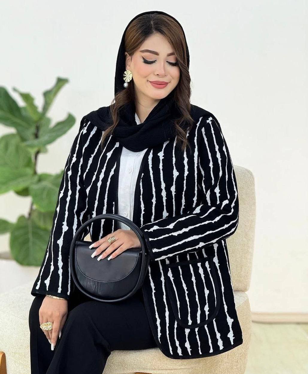 نام : کت تافته پری   جنس : تافته  رنگ بندی : مشکی زنانه فری از 36 تا 46