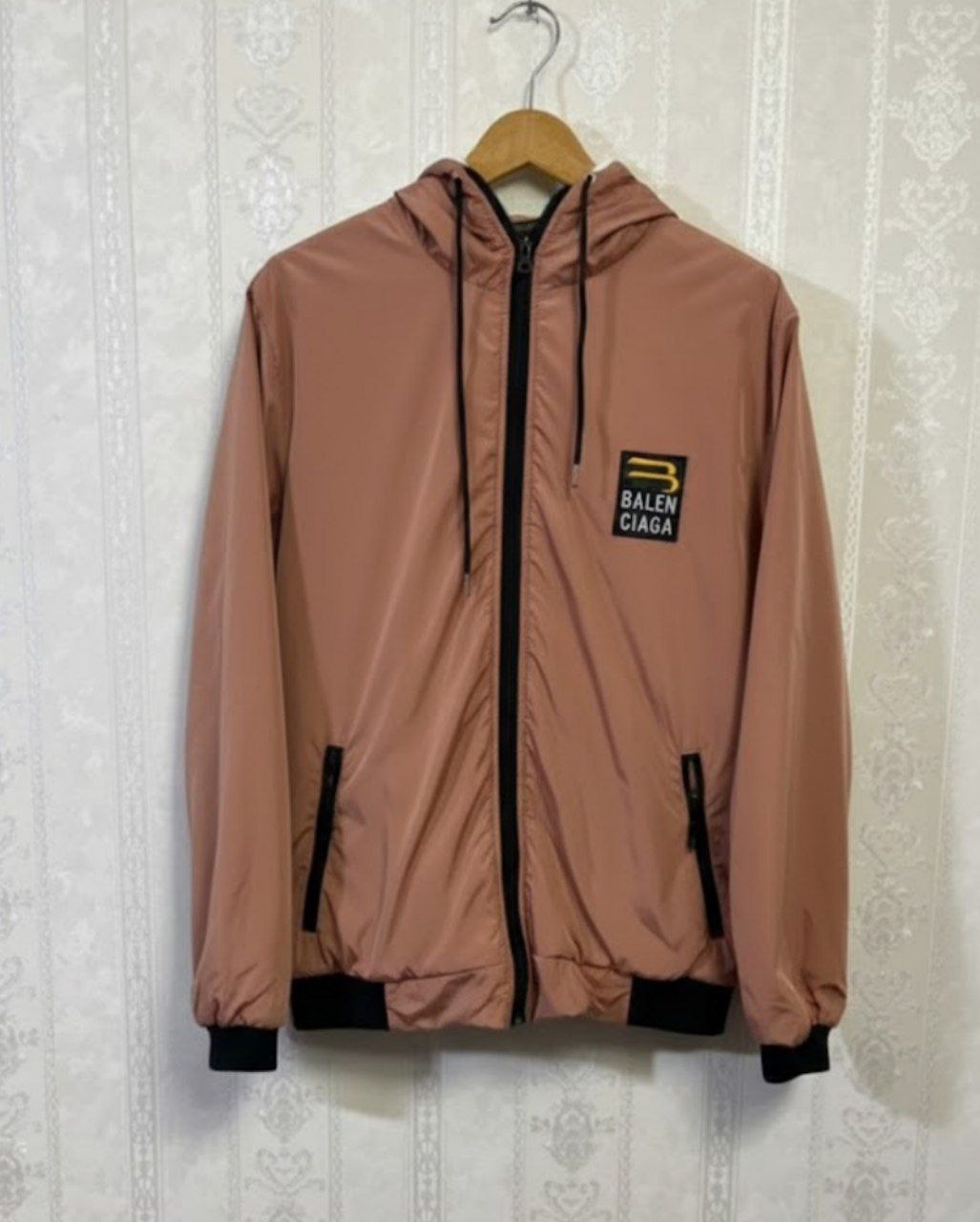 کاپشن مردانه ارشیا 👚جنس : رویه مموری اعلا. تو خز دار طوسی , گلبهی , خردلی , عنابی , ابی , L , Xl , Xxl