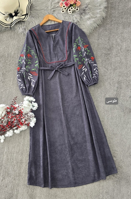 کفتان گلدوزی نازگل جنس : مخمل کبریتی ریز زرشکی, سبزیشمی, سرمه ای, طوسی, کرم, مشکی, موکا فری سایز زنانه