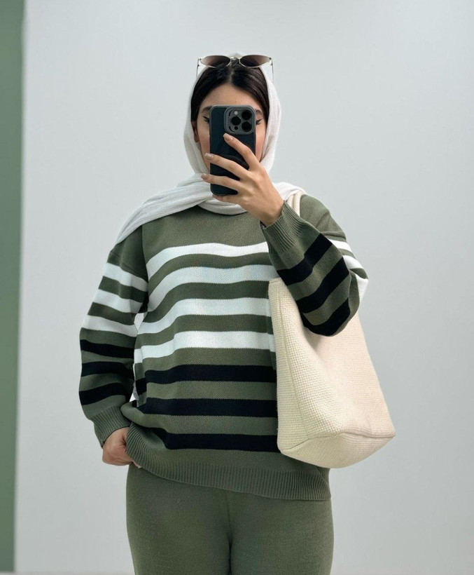 ست مهوش 💞جنس : بافت بسیار بسیار لطیف و ضخیم شکلاتی, سبز تیره, کرم, مشکی , مشکی نسکافه ای.سورمه ای فری سایز زنانه