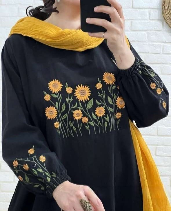 کفتان گلدوزی اروشا پاییزه جنس : مخمل کبریتی و گلدوزی دونه اناری, سبزیشمی تیره, سرمه ای, طوسی, کرم نسکافه ای, شکی, موکا