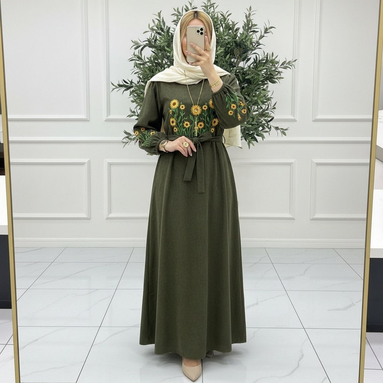 کفتان گلدوزی اروشا پاییزه جنس : مخمل کبریتی و گلدوزی دونه اناری, سبزیشمی تیره, سرمه ای, طوسی, کرم نسکافه ای, شکی, موکا