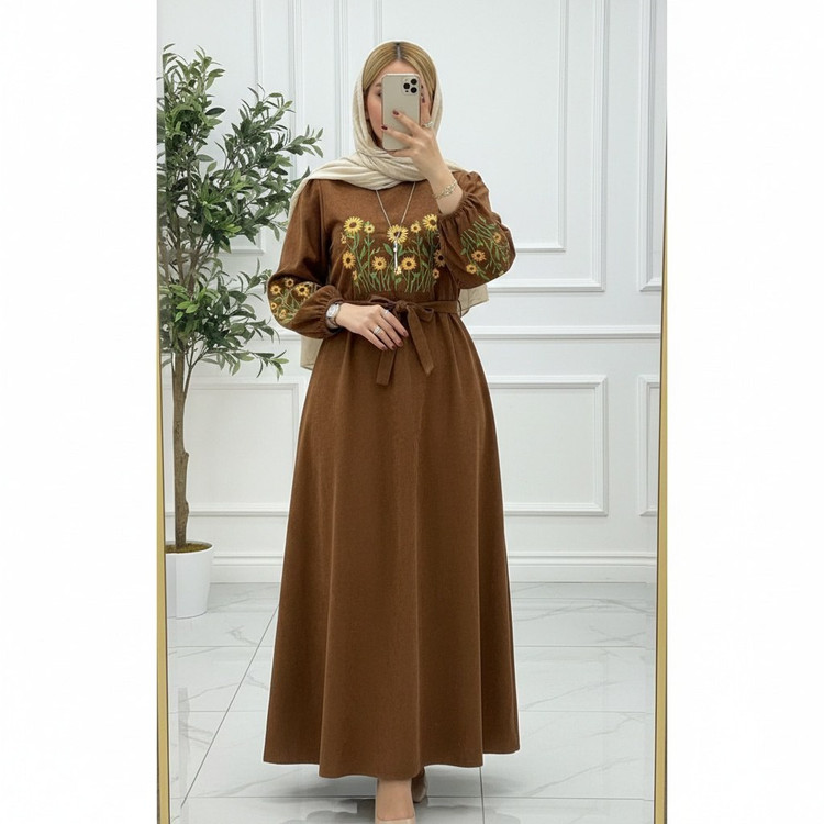 کفتان گلدوزی اروشا پاییزه جنس : مخمل کبریتی و گلدوزی دونه اناری, سبزیشمی تیره, سرمه ای, طوسی, کرم نسکافه ای, شکی, موکا