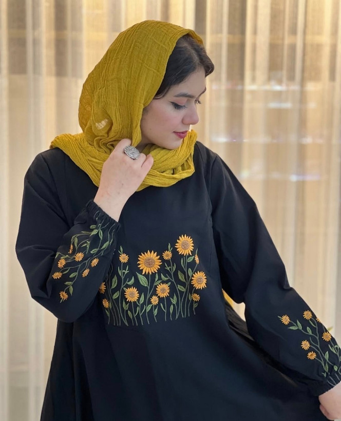 کفتان گلدوزی اروشا پاییزه جنس : مخمل کبریتی و گلدوزی دونه اناری, سبزیشمی تیره, سرمه ای, طوسی, کرم نسکافه ای, شکی, موکا