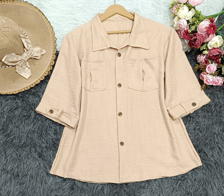شومیز مانتویی سلدا 17560 🧵جنس : صوفیا درجه یک کرم - مشکی فری سایز