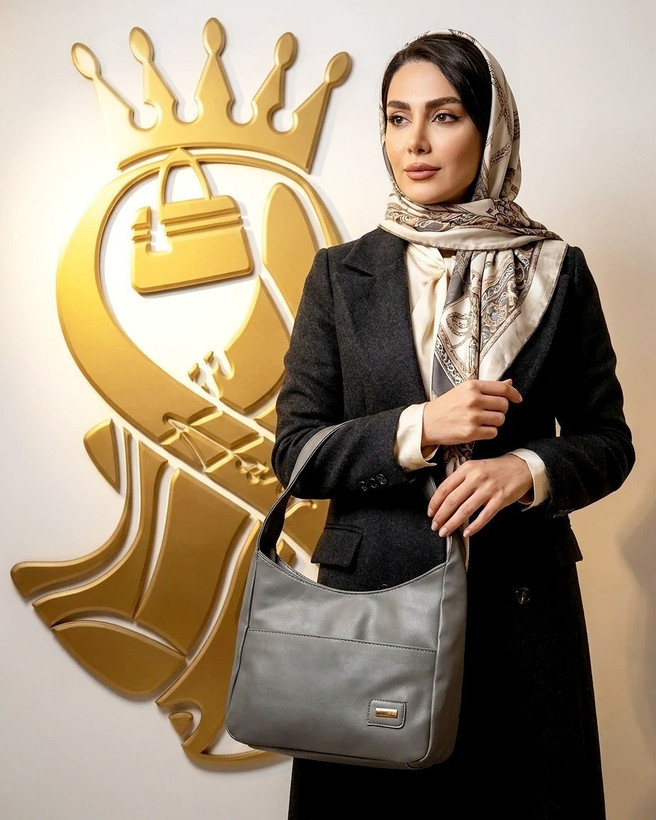 کیف اسپرت مدل لونا ✔️جنس چرم خارجی درجه یک جنس استر ساتن خارجی خردلی - طوسی - قرمز - مشکی زنانه