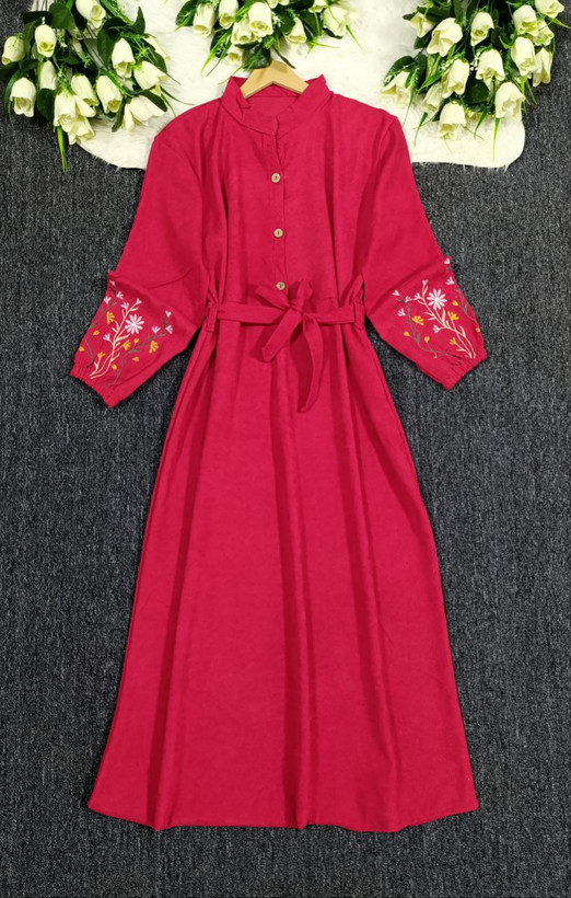 کفتان گلدوزی جنس : مخمل کبریتی ریز زرشکی, سبز, سرمهای, طوسی تیره, قرمز, کالباسی, کرم, مشکی, نسکافه ای, یشمی