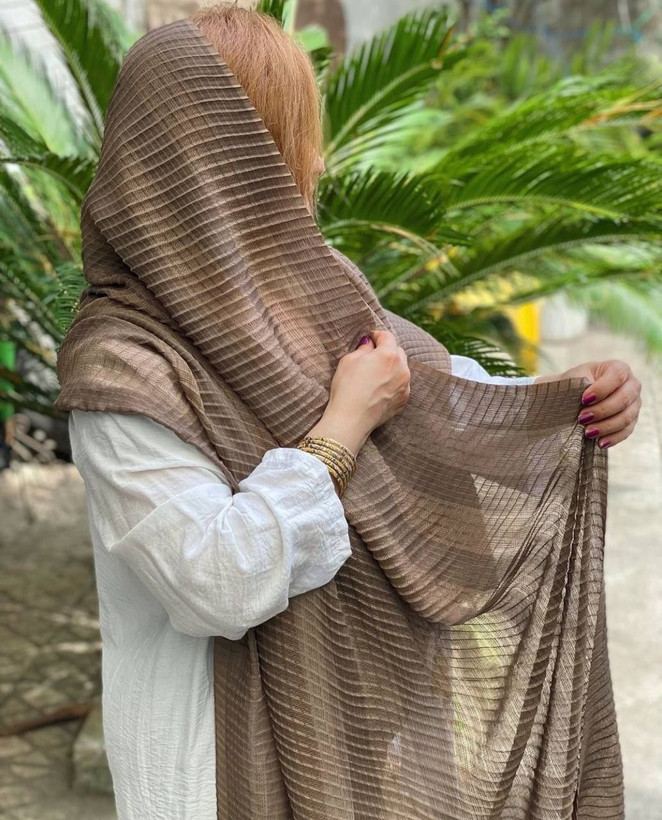 شال حصیری جنس : نخی حریر پلیسه بادمجونی, زرشکی, سبز تیره, کرم, مشکی فری سایز زنانه