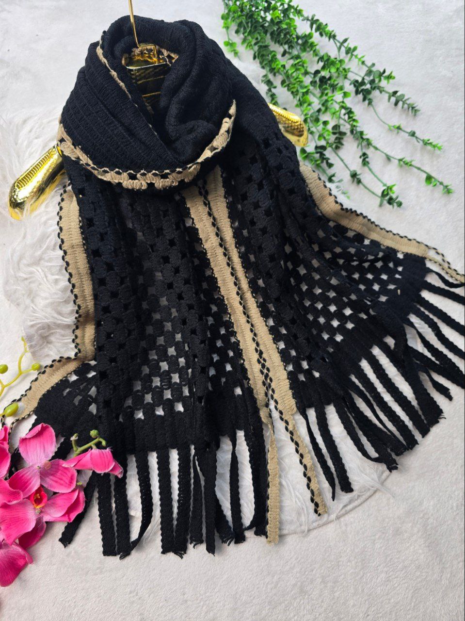 شال بافت فاخر جنس : بافت سه بعدی لب دوزی شده مشکی, نسکافه فری سایز زنانه