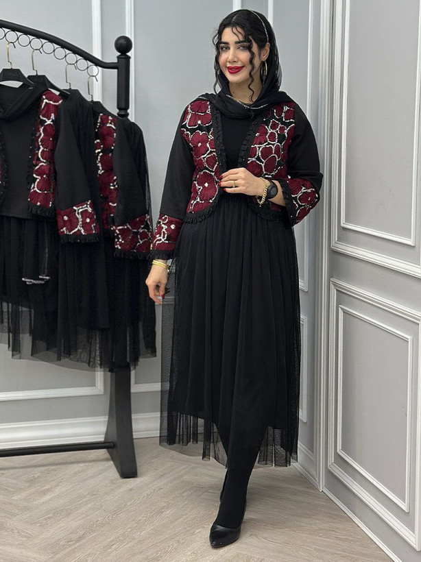 سه تیکه کت و دامن و شال مدل روناک جنس : مازراتی خرجکار هندی و تور کرم, سرمه ای،زرشکی فری سایز زنانه