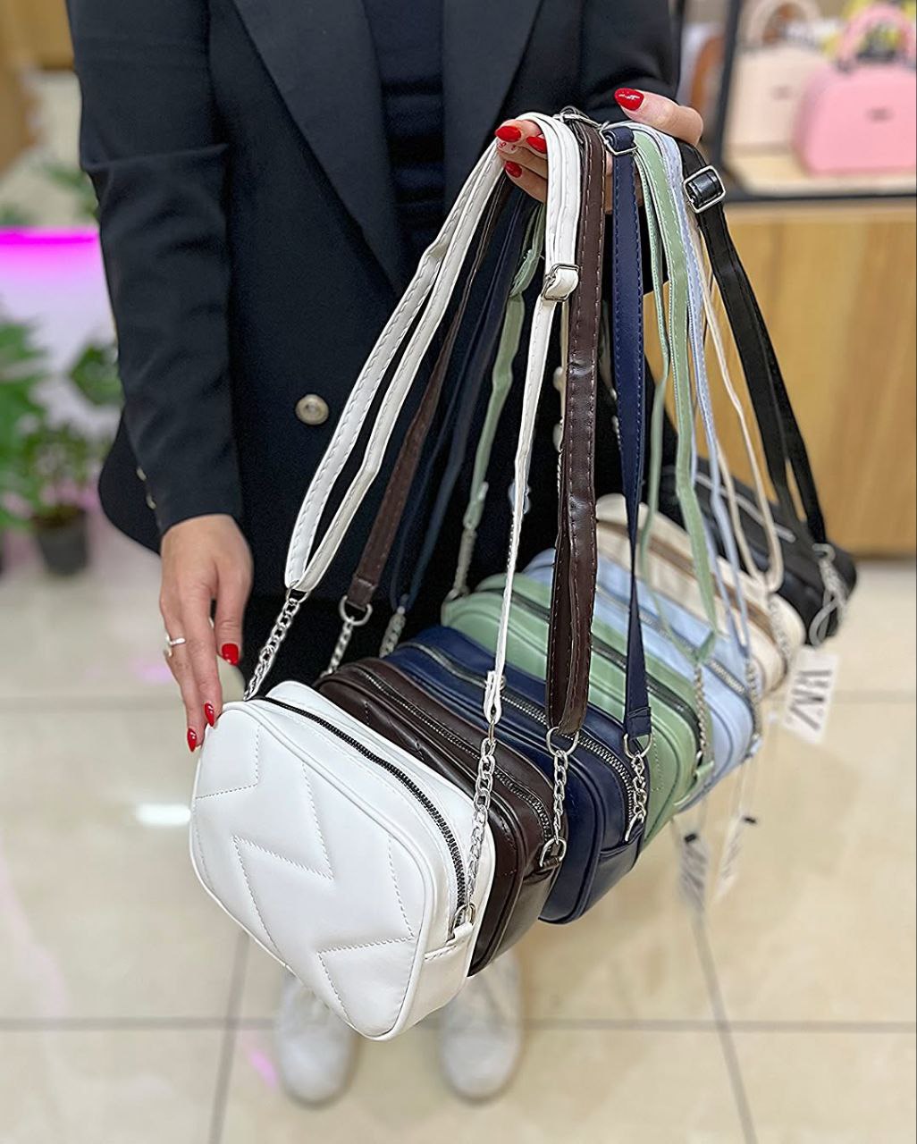 اسپرت زارا جنس : وارداتی شکلاتی , کرم.روشن , ابی , سبز , مشکی , سورمه , سفید , کرم ,  زنانه