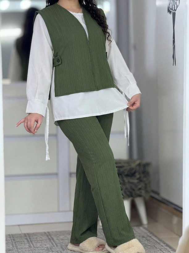 سه تیکه مدل آتریسا جنس : جلیقه و شلوار آیوا شومیز داکرون مشکی, نسکافه ای, سبز, کرم نسکافه ای فری سایز زنانه