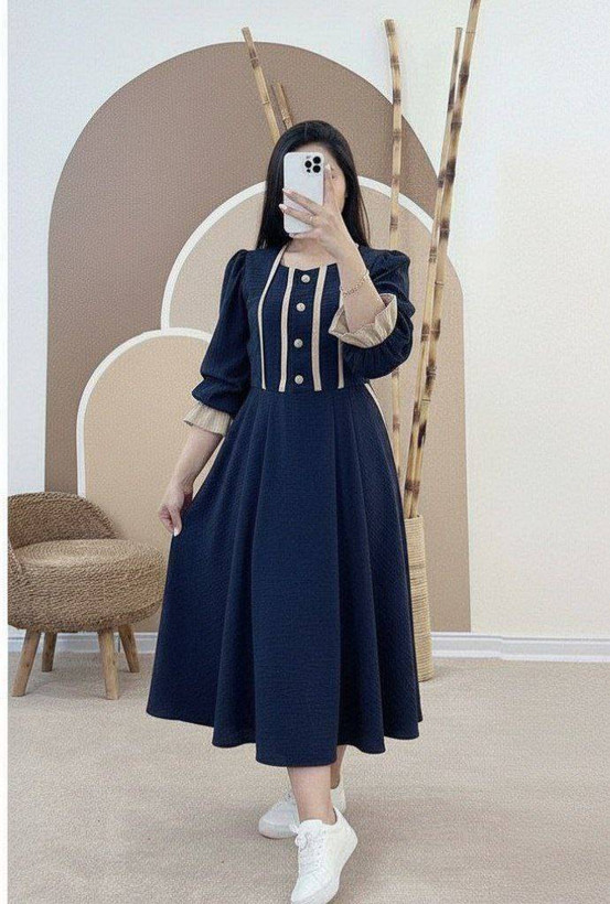 پیراهن ژیلا جنس : شانتون +خرجکار مازراتی : مشکی, شکلاتی, کرمی, استخوانی, طوسی تیره, بنتون, طوسی روشن, سورمه ای تیره, آبی کاربنی فری سایز زنانه