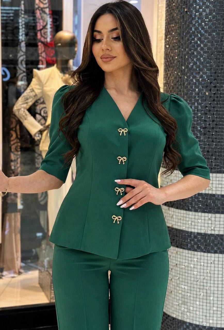 ست فاخر جنس : مازراتی مشکی, شکلاتی, نسکافه ای, سورمه ای, سبز, زرشکی, آبی, بنتون, کالباسی, کاربنی سایزبندی زنانه
