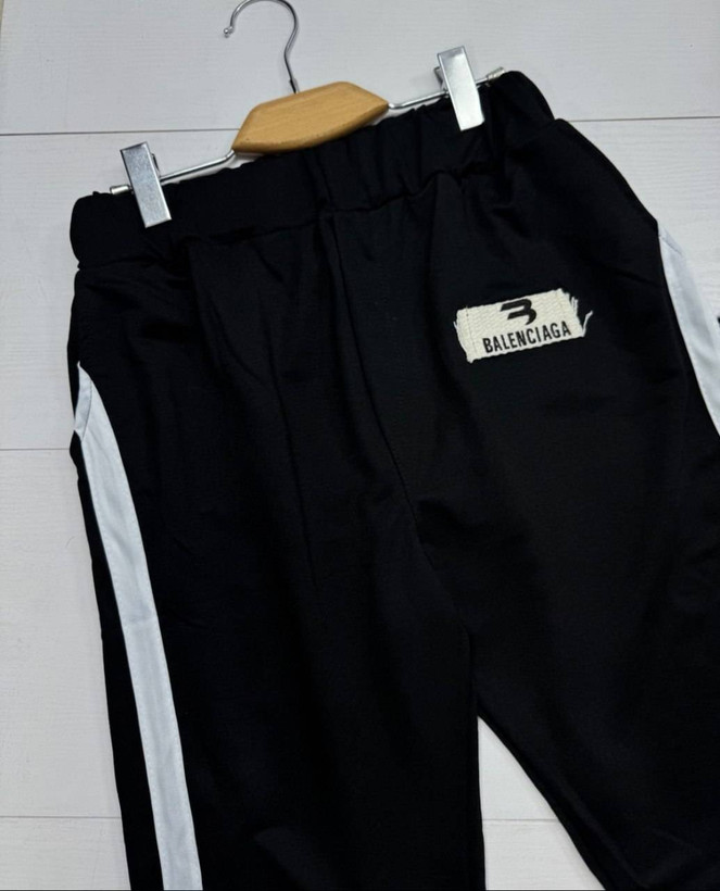 ست مردانه Balenciaga جنس : پنبه گلکسی مشکی, کرم سایزبندی مردانه