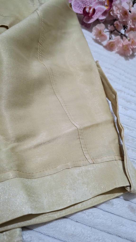 شومیز قواره دار براق جنس : نخی پنبه اکلیلی درجه یک مشکی - کرم - کله غازی - کرم روشن - موکا - فری سایز زنانه