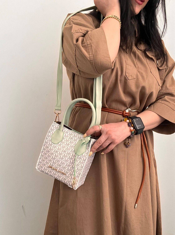 کیف وارداتی دوشی و دستی یراق آلات رنگ ثابت و ضمانتی زنانه