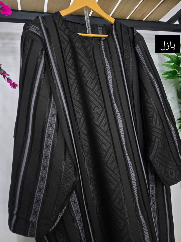 عبا مانتویی آناهیتا جنس : ژاکارد ابریشم عااالی لیلیوم, خط آبی تیره, دايره, پازل, بافتی فری سایز زنانه