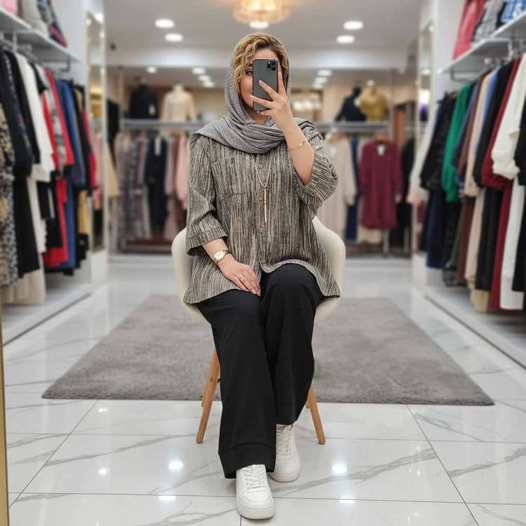 ست شومیز شلوار پرینتی جنس : شانتون کرم, قهوه ای, سرمه ای, نسکافه ای, نخودی فری سایز زنانه