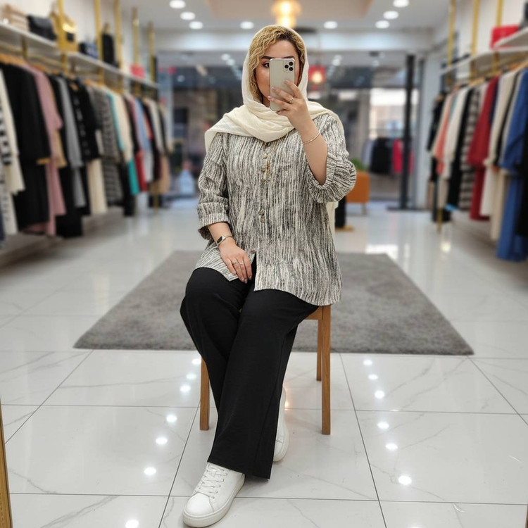 ست شومیز شلوار پرینتی جنس : شانتون کرم, قهوه ای, سرمه ای, نسکافه ای, نخودی فری سایز زنانه