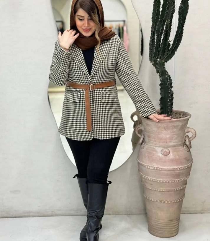 کت پیچازی (چهارخونه پشمی) جنس : پشمی آستر دار رنگ بندی : قهوه ای, سفیدمشکی سایزبندی زنانه