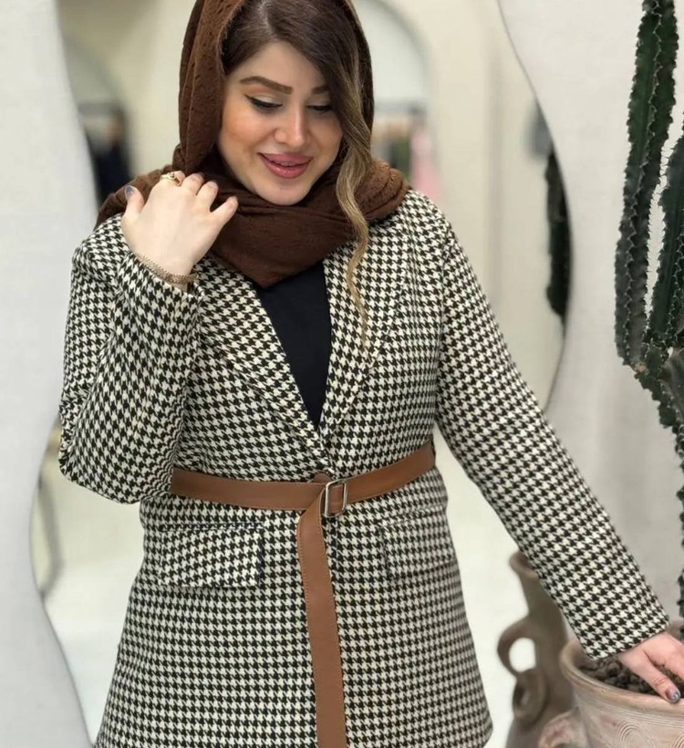 کت پیچازی (چهارخونه پشمی) جنس : پشمی آستر دار رنگ بندی : قهوه ای, سفیدمشکی سایزبندی زنانه