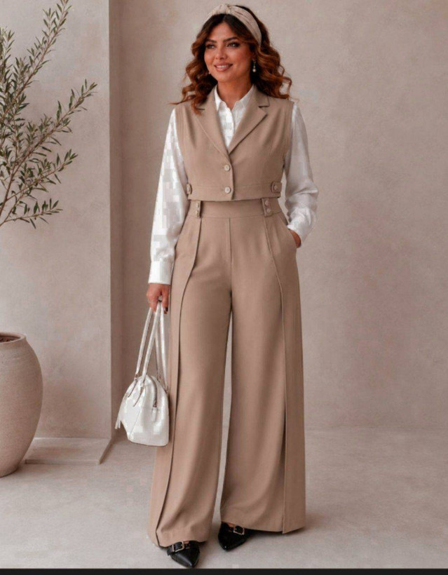 وست و شلوار کارولین جنس : مازراتی اعلا مشکی, نسکافه ای, استخوانی, سورمه ای, سبز, بنتون, آبی, سبزآبی فری سایز زنانه
