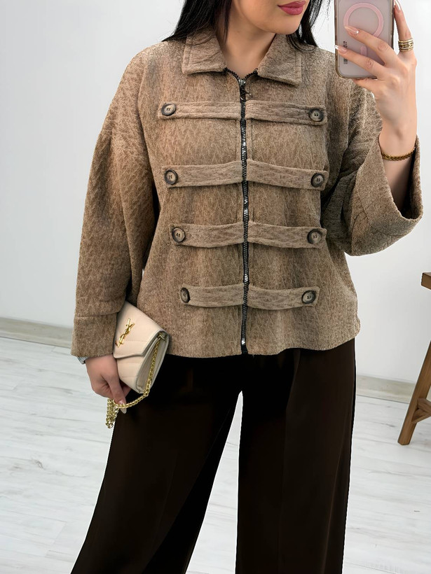 جکت مخمل elegant جنس : مخمل لمزور پاییزه مشکی, شکلاتی, کنفی, سورمه ای, نسکافه ای، فری سایز زنانه
