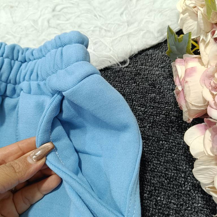 ست هودی شلوار پروانه 343 جنس : دورس سه نخ درجه یک مشکی, نسکافه ای, سورمه ای, آبی, زرشکی, صورتی, قهوه ای فری سایز زنانه