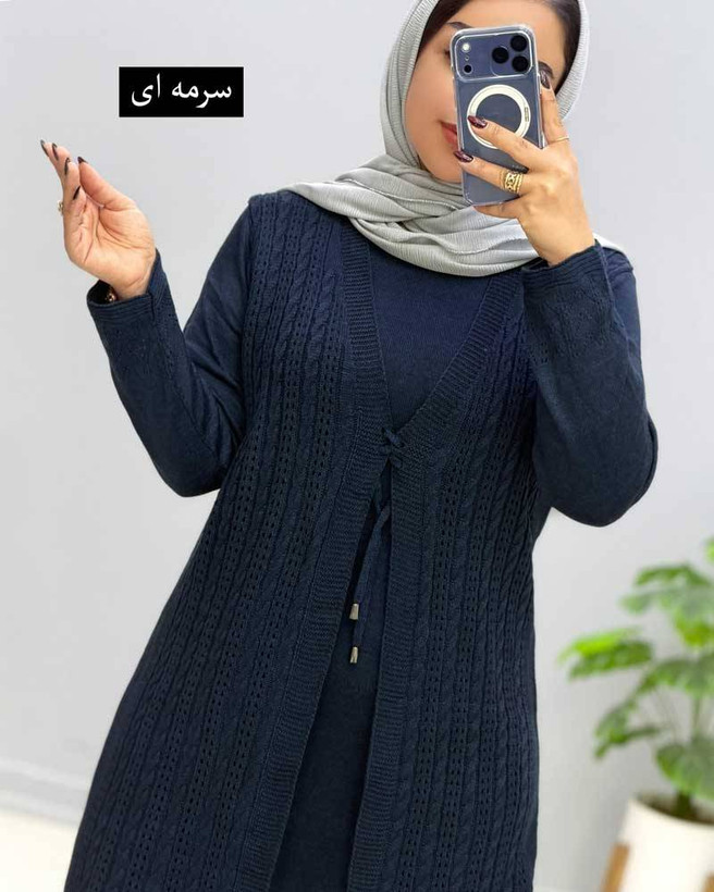 ۷
